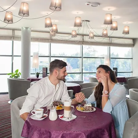 Ikar Plaza Ośrodek wypoczynkowy 4*