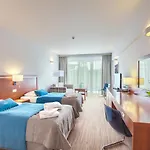 Ikar Plaza 4*