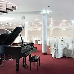 Ikar Plaza 4* 코워브제크