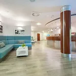 Ikar Plaza 리조트